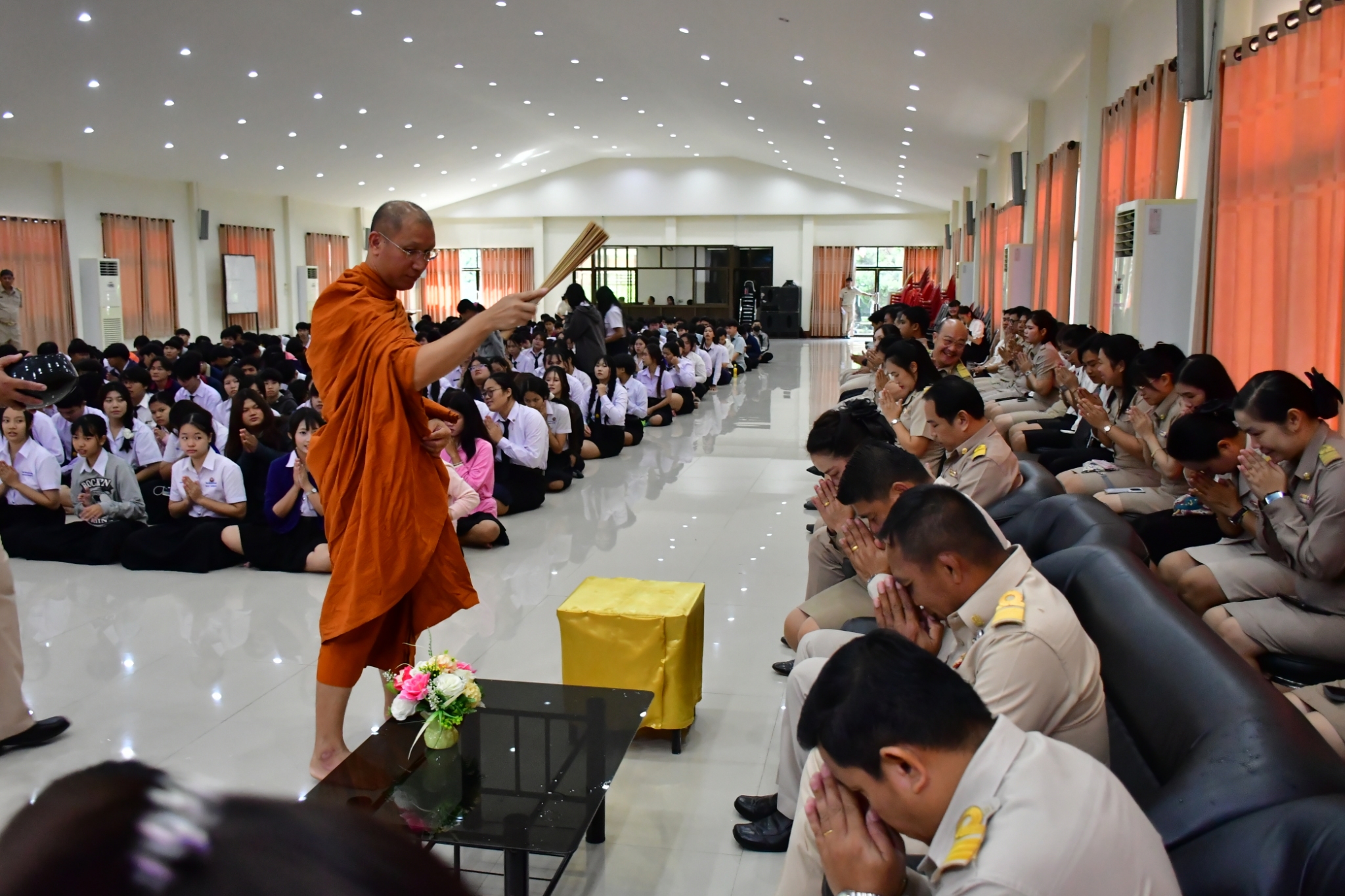 พิธีทำบุญตักบาตรวันสถาปนาวิทยาลัยเทคนิคเทิง