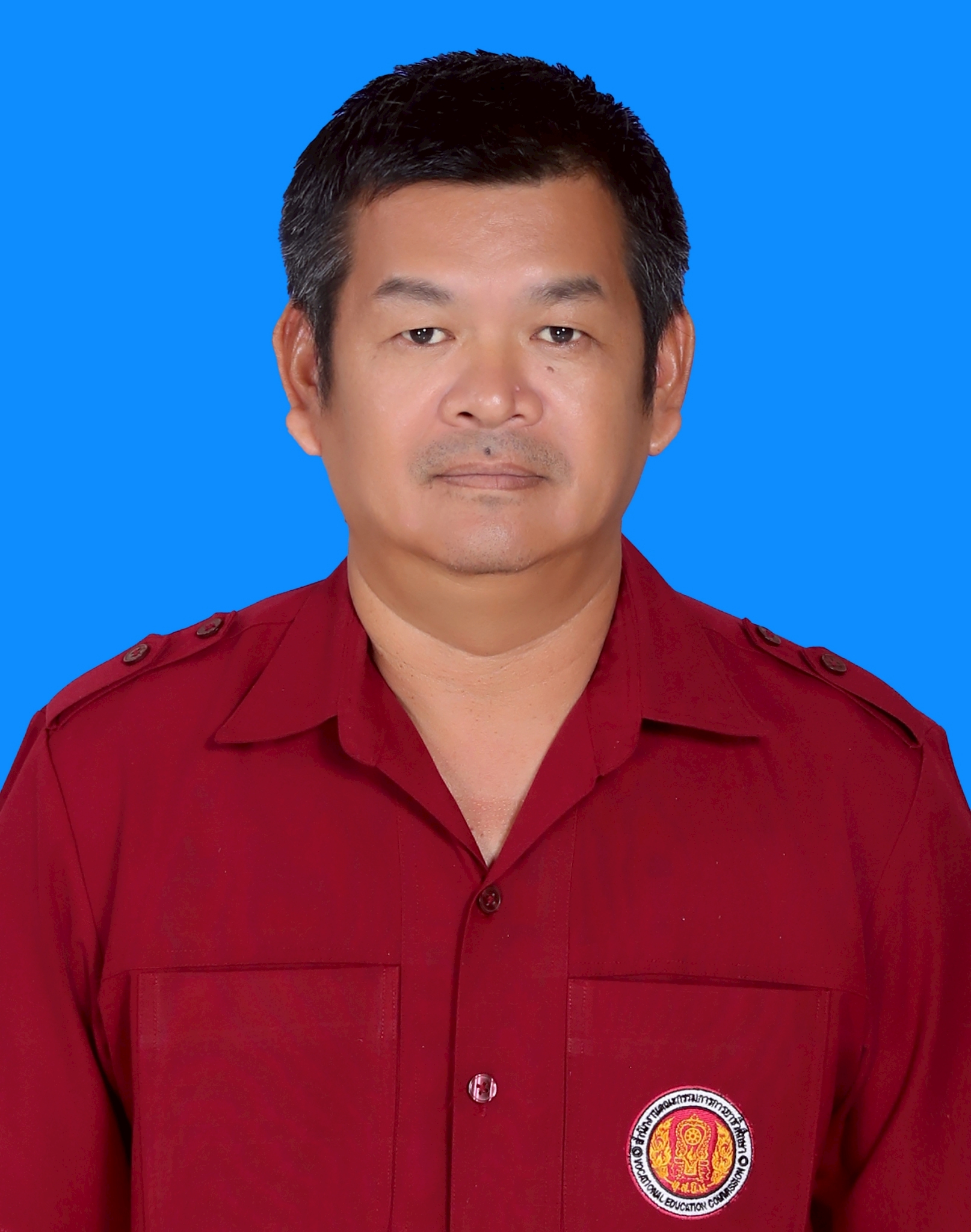 นาย สันติ พลเยี่ยม
